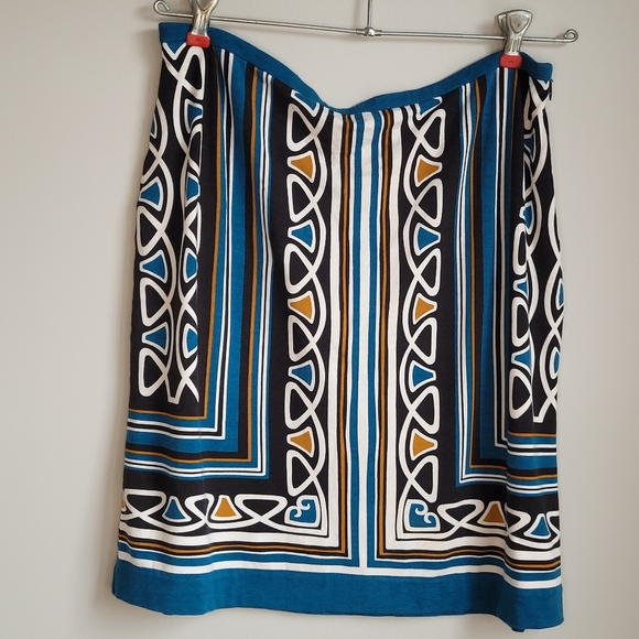 Loft Skirt Size 6P Celtic Design - Picture 3 of 8